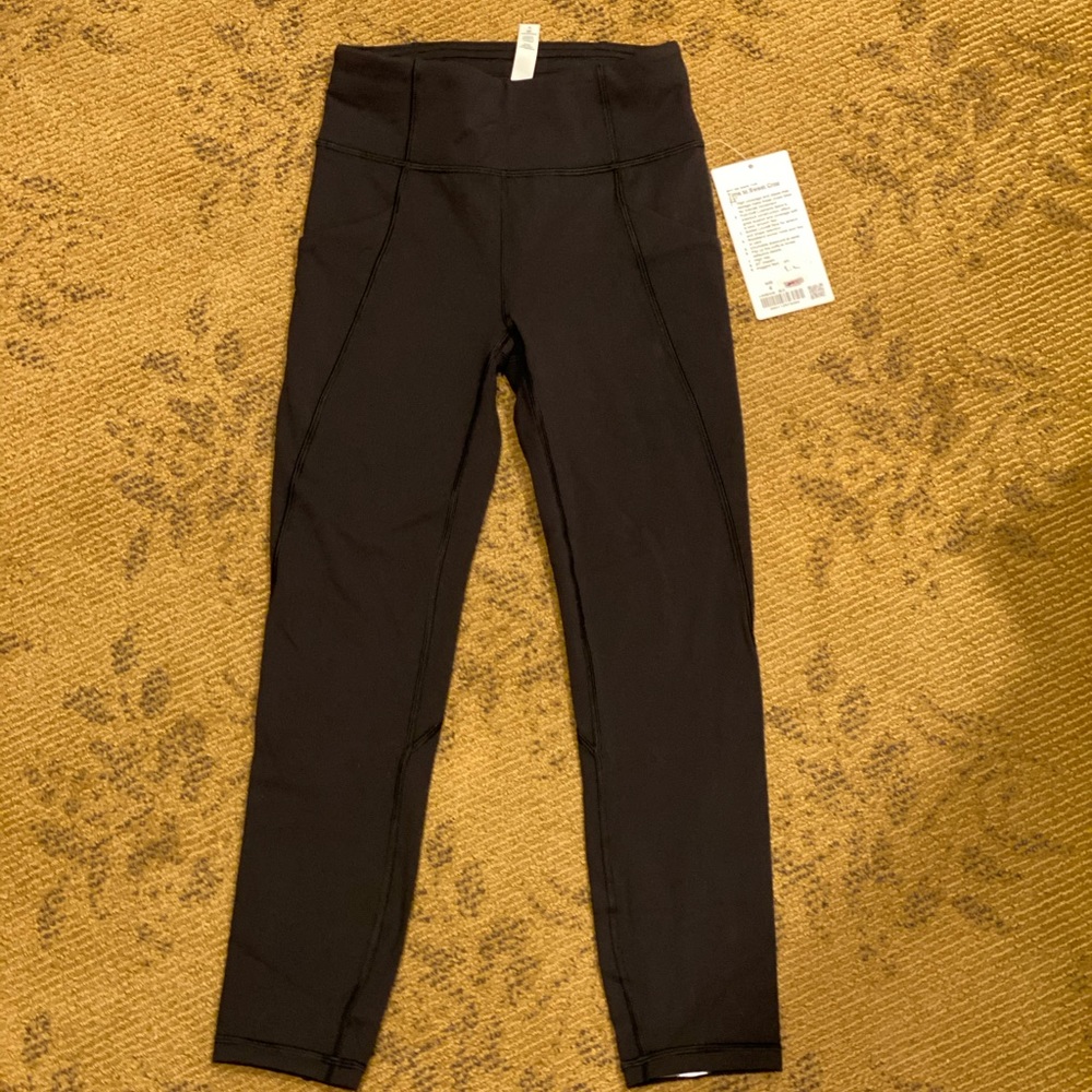 NWT lululemon time to sweat crop 23”